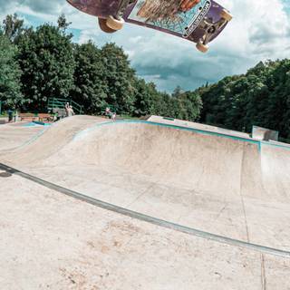 iPhone skateboard wallpaper