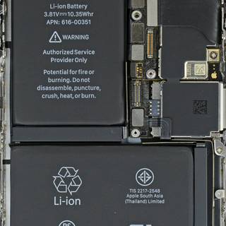 iPhone circuit wallpaper