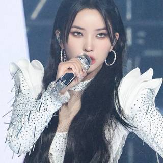 Super Lady (G)-Idle wallpaper