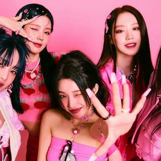 Super Lady (G)-Idle wallpaper