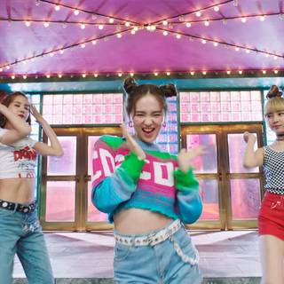 NiziU Make You Happy wallpaper