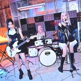 Maniac Viviz wallpaper