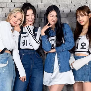 Cupid Fifty Fifty wallpaper