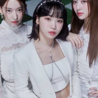 Fearless Le Sserafim wallpaper