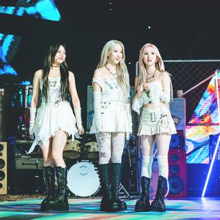 Maniac Viviz wallpaper