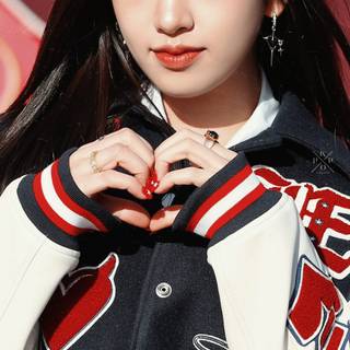 Kitsch IVE wallpaper