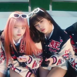 Kitsch IVE wallpaper