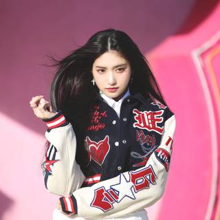 Kitsch IVE wallpaper