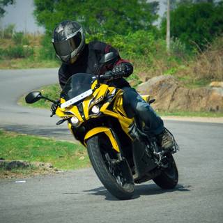 Rs200 bike wallpaper