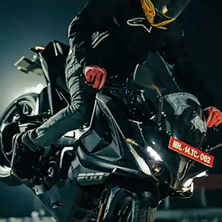 Rs200 bike wallpaper