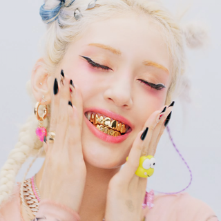 Gold Gold Gold Somi wallpaper