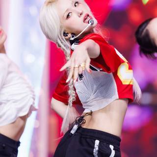 Gold Gold Gold Somi wallpaper