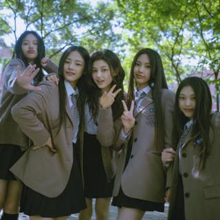 Ditto NewJeans wallpaper