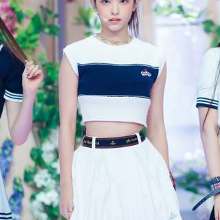 Hype Boy NewJeans wallpaper