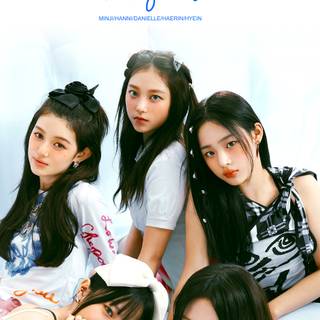 Super Shy NewJeans wallpaper