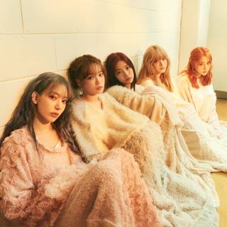 Easy Le Sserafim wallpaper