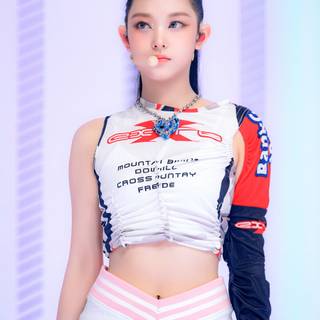 Super Shy NewJeans wallpaper