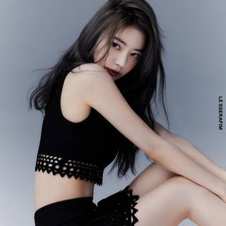 Smart Le Sserafim wallpaper