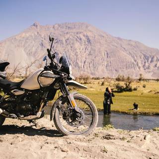 Royal Enfield Himalayan 450 wallpaper