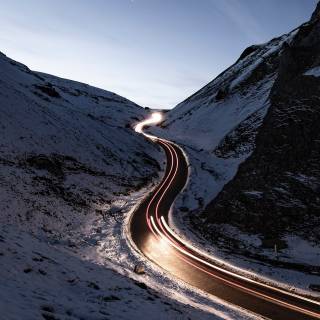 Snowy street wallpaper