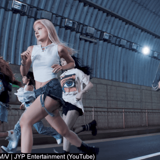 Bet On Me Itzy wallpaper