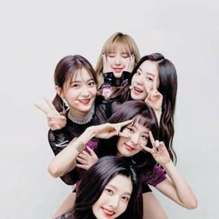 Happiness Red Velvet wallpaper