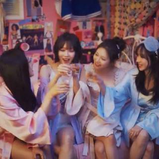 Thirsty Aespa wallpaper