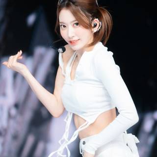 Impurities Le Sserafim wallpaper