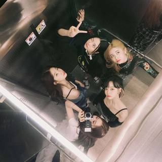 Impurities Le Sserafim wallpaper