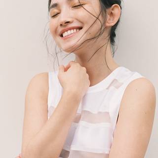 Maria Zhang wallpaper