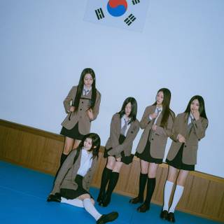 NewJeans Ditto wallpaper