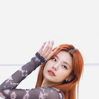 Yeji iPhone wallpaper