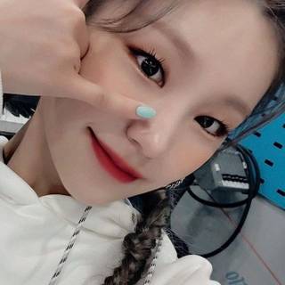 Yeji iPhone wallpaper