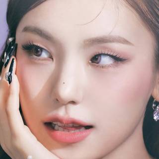 Yeji iPhone wallpaper
