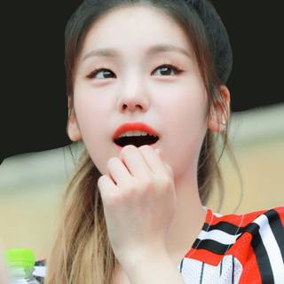 Yeji iPhone wallpaper