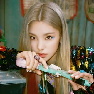 Yeji aesthetic wallpaper