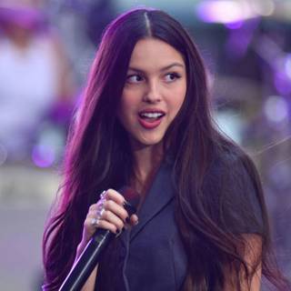 Olivia Rodrigo 2024 wallpaper