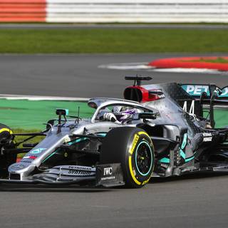 Mercedes W11 desktop wallpaper