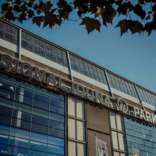 Signal Iduna 4k wallpaper