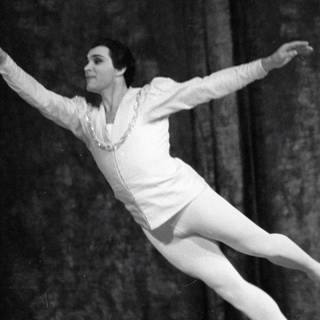 Dancers are strong wallpaper