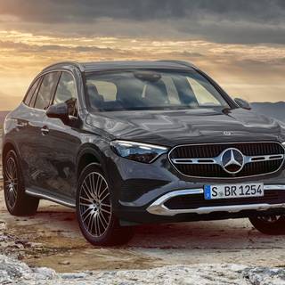 Mercedes-Benz GLC 2024 wallpaper