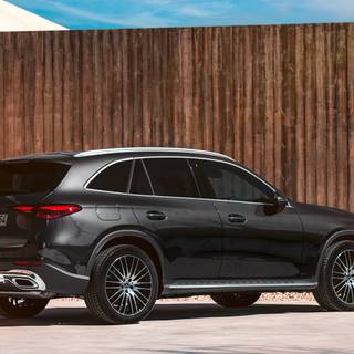 Mercedes-Benz GLC 2024 wallpaper