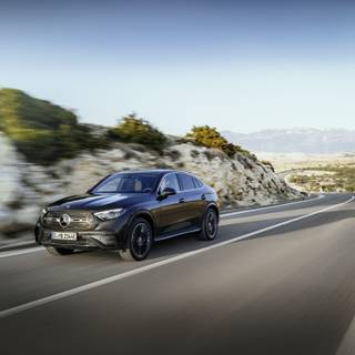 Mercedes-Benz GLC 2024 wallpaper
