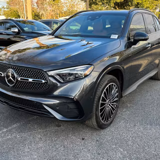 Mercedes-Benz GLC 2024 wallpaper