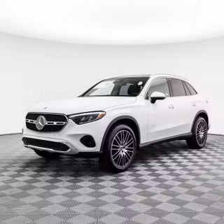 Mercedes-Benz GLC 2024 wallpaper