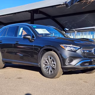 Mercedes-Benz GLC 2024 wallpaper