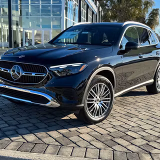 Mercedes-Benz GLC 2024 wallpaper