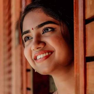 Malavika Manoj wallpaper