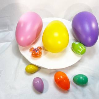 Pink and yellow Easter eggs wallpaper