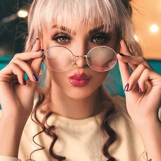 Cute girl aesthetic wallpaper